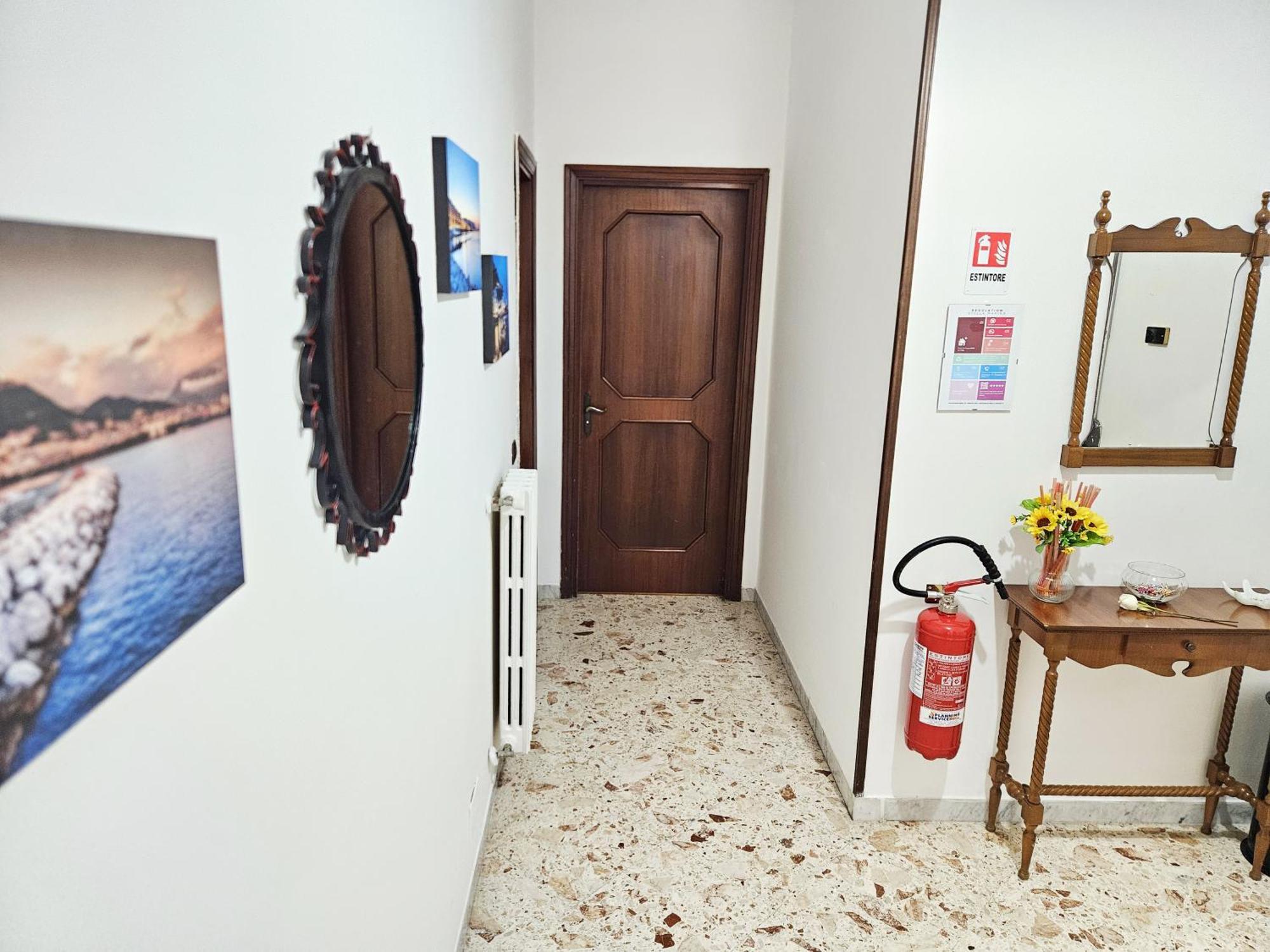 Stella Marina Apartment ซาแลร์โน ภายนอก รูปภาพ